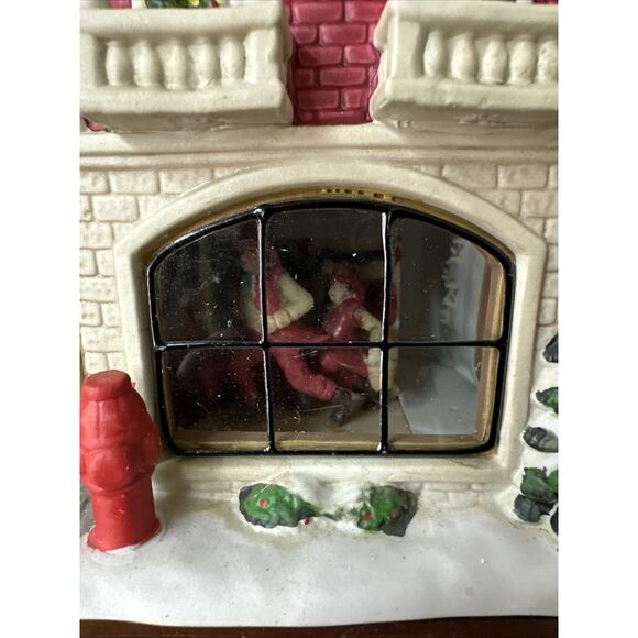 Lemax ENCHANTED FOREST Fire Station Lighted Glass Window House In Box - Picture 6 of 8